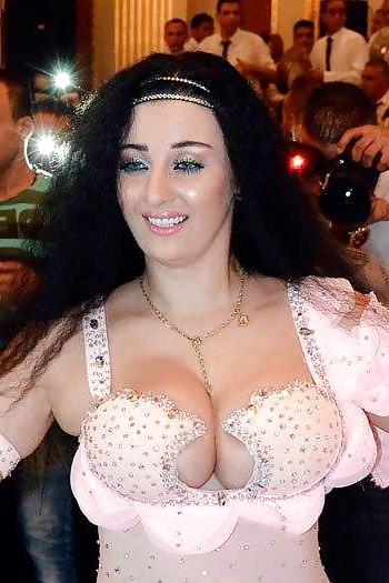 25P Egyptians Dancer 