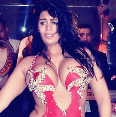 25P Egyptians Dancer 