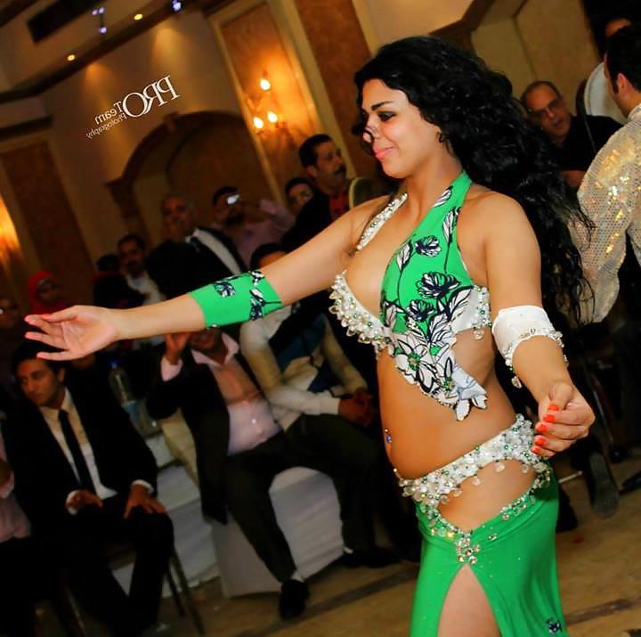 25P Egyptians Dancer 