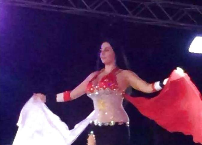 25P Egyptians Dancer 