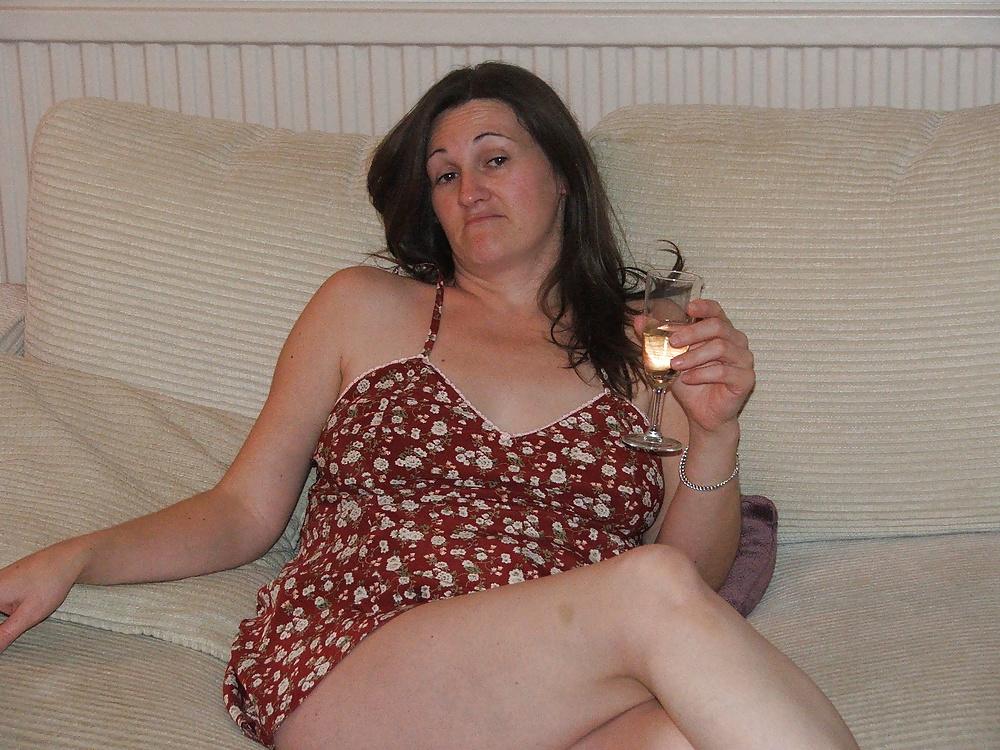 25P Recovered pics of hot milf teacher