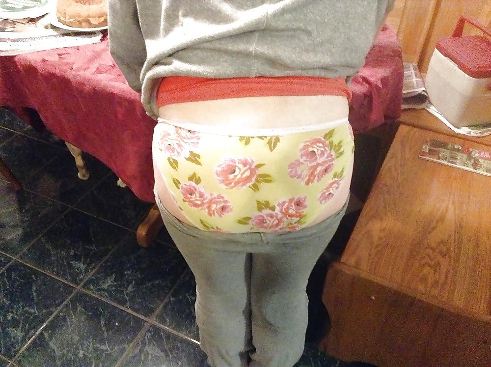 25P Please Comment For Horny Mom. Perfect Pussy And Tits