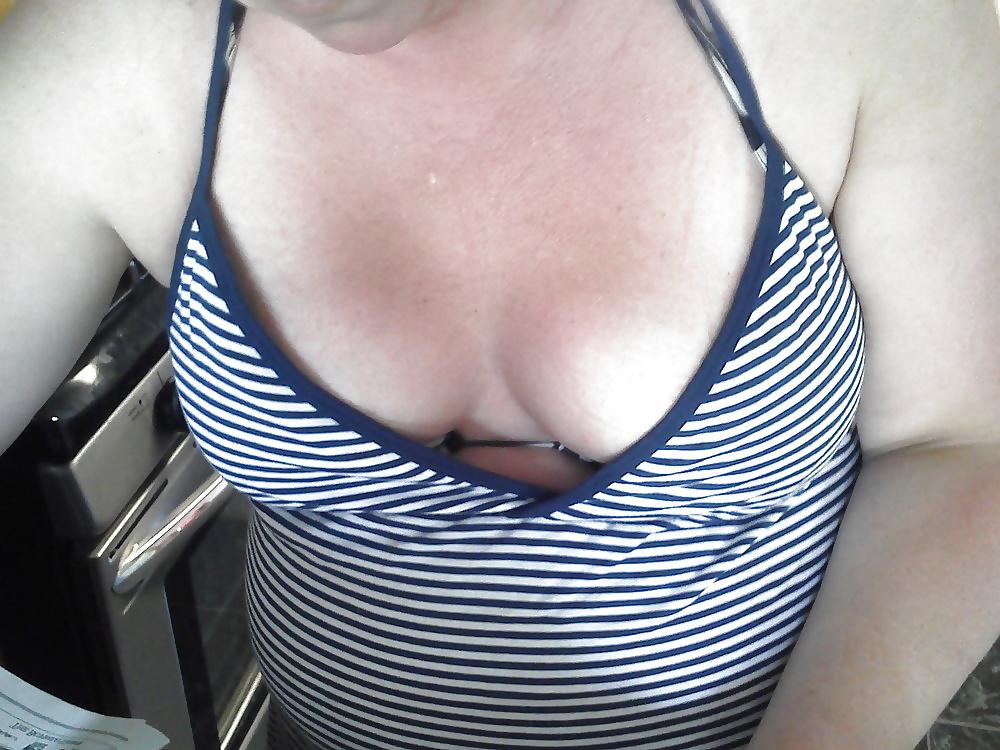 25P Please Comment For Horny Mom. Perfect Pussy And Tits