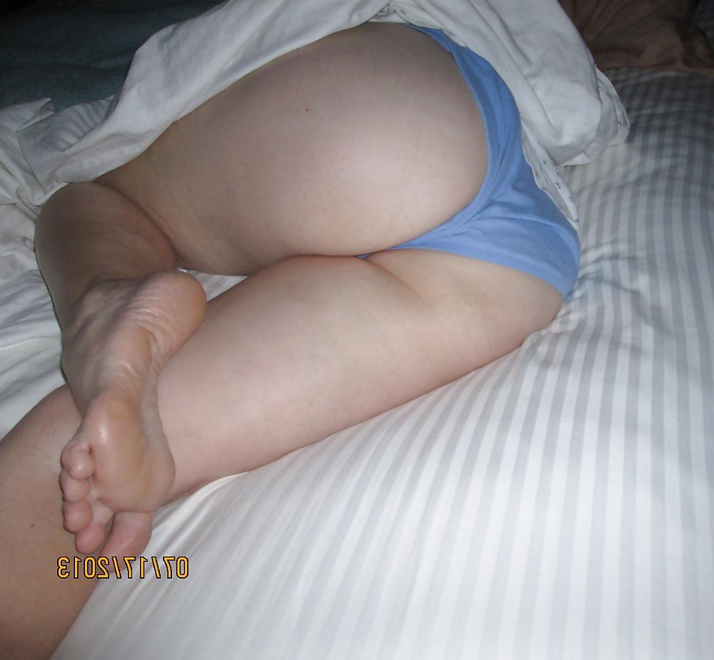 10P My Wife an Exhibitionist and Submissive. Nice combination