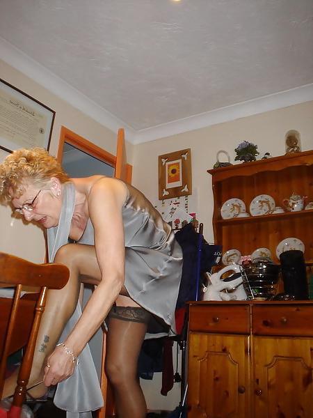 25P More Of Swinger Cassie