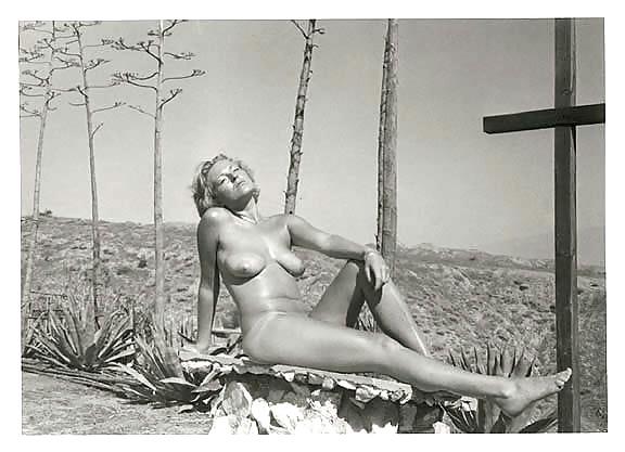 25P Vintage Nudist Pics