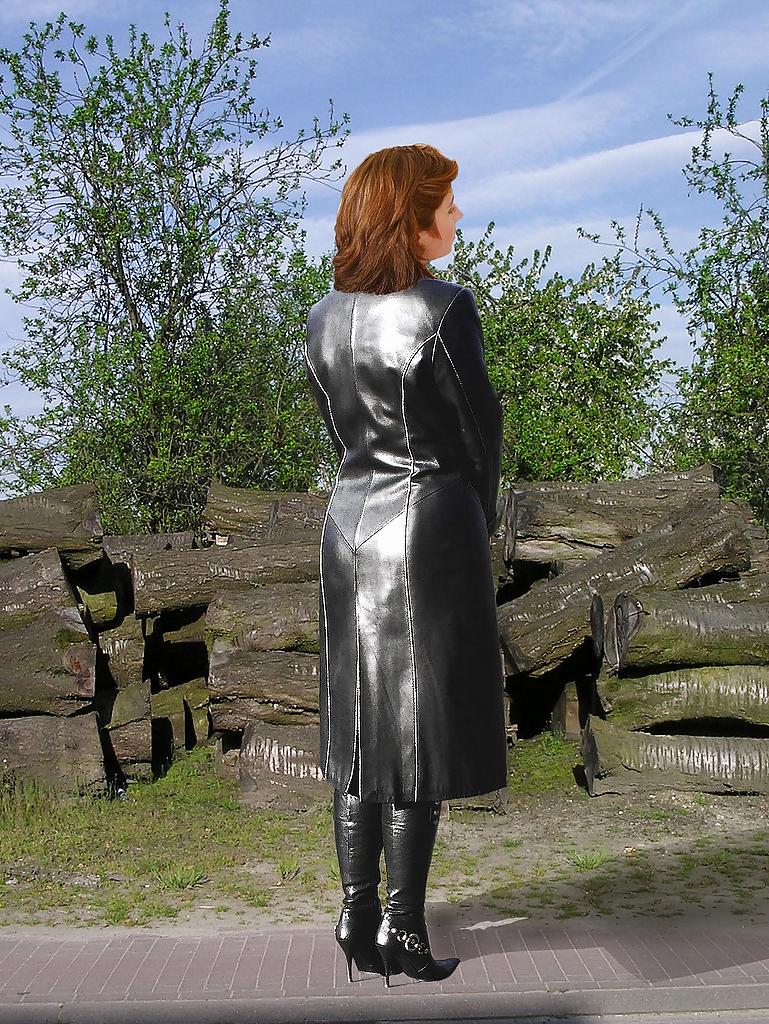 20P Leather, latex, pvc mom teens