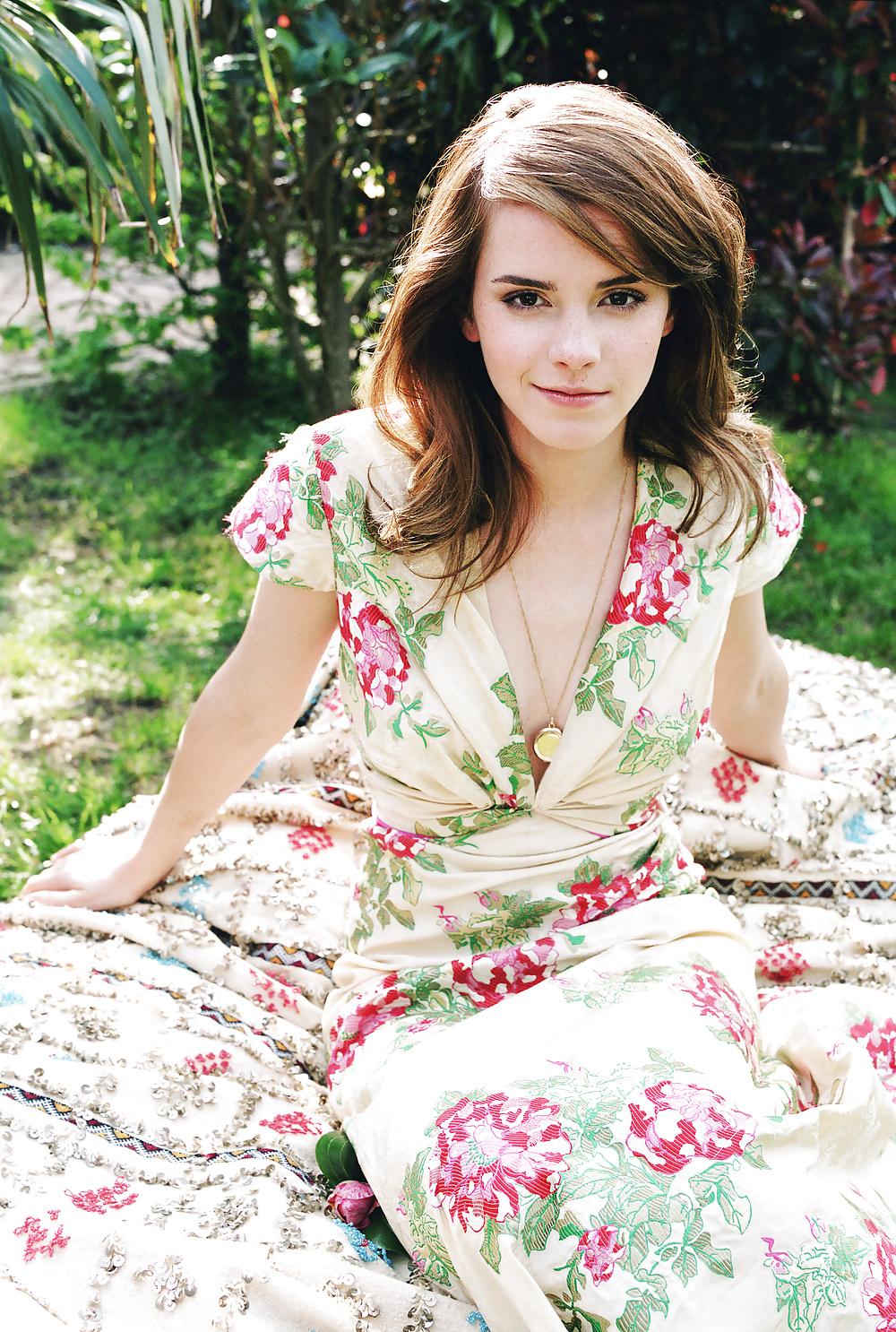 25P Emma Watson - Bravo Magazine HQ (CCM)