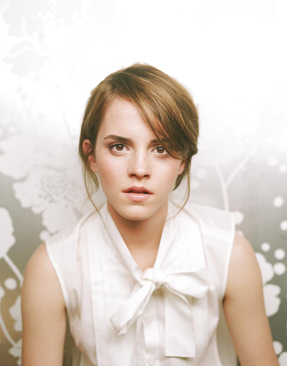 25P Emma Watson - Bravo Magazine HQ (CCM)