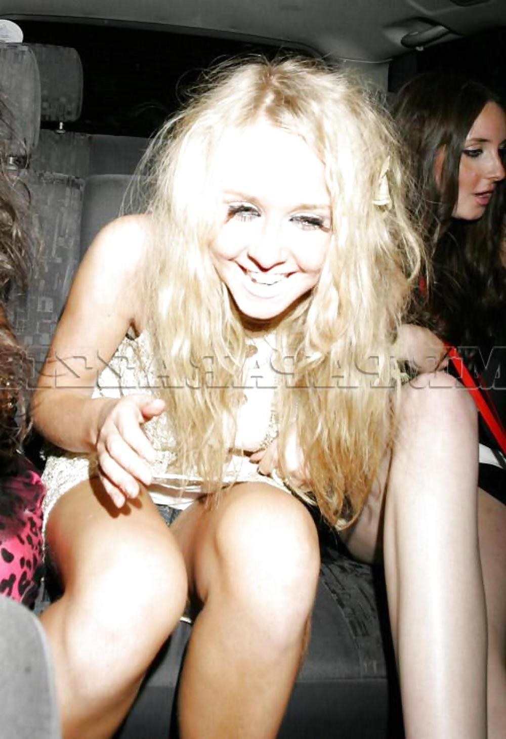 25P Collection of Celebrity Up-skirt Shots