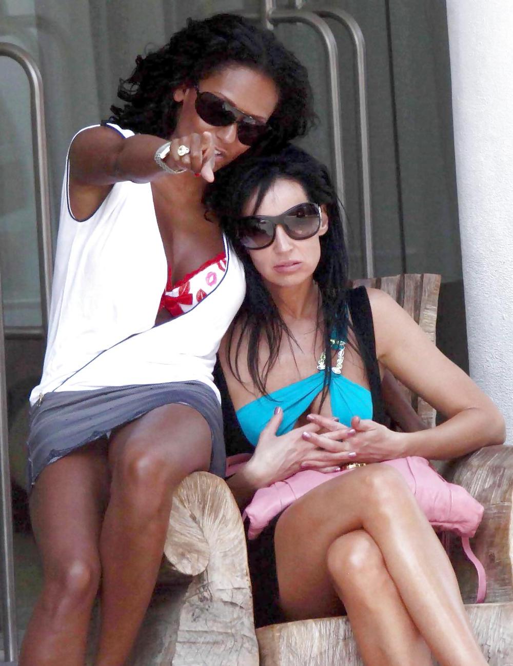 25P Collection of Celebrity Up-skirt Shots