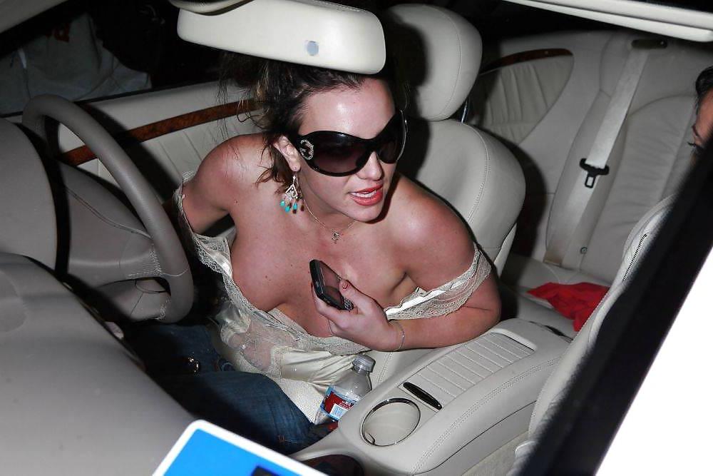 25P Celebrity Downblouse