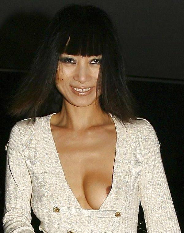 25P Celebrity Downblouse