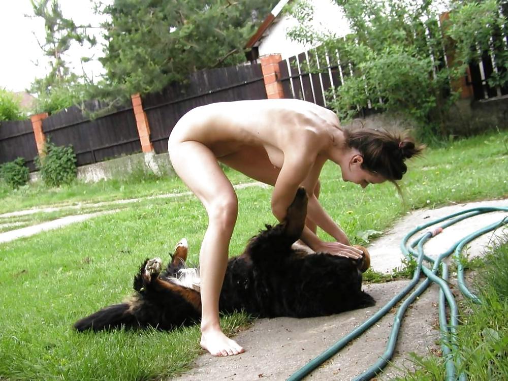 25P Exhibitionist Milf 4