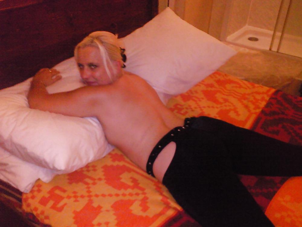 25P Blonde sucking me 