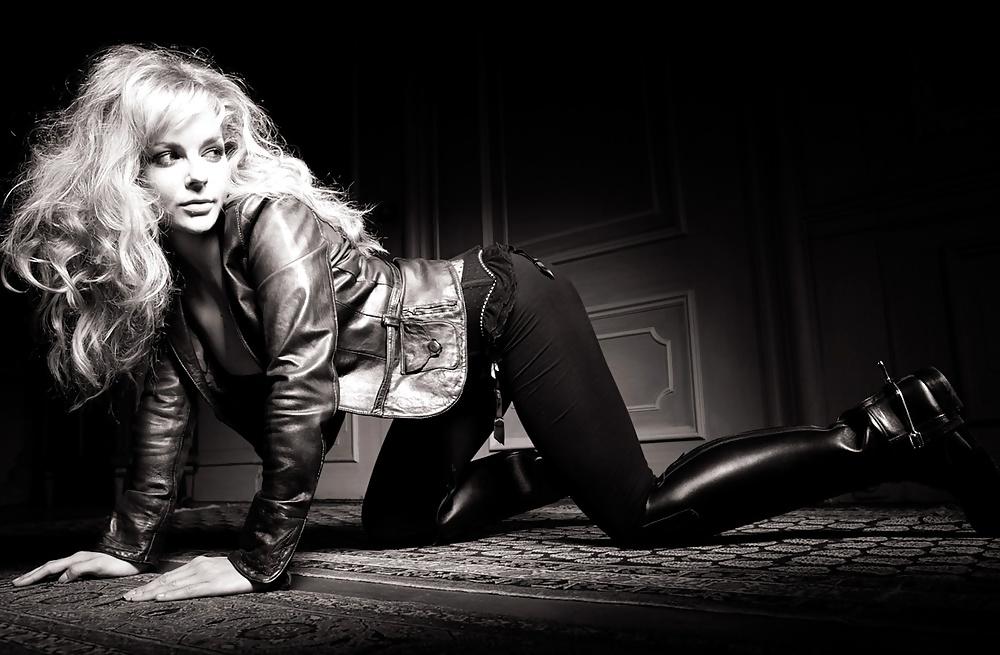 25P Chantal Janzen (Dutch Cum Slut)