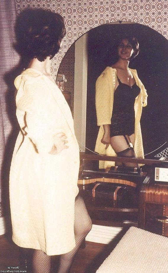 25P Hot Hairy Vintage AM Milf