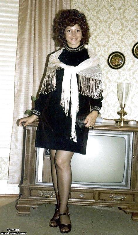 25P Hot Hairy Vintage AM Milf
