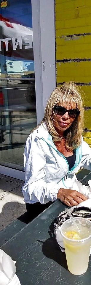 20P Italian cocksucker milf
