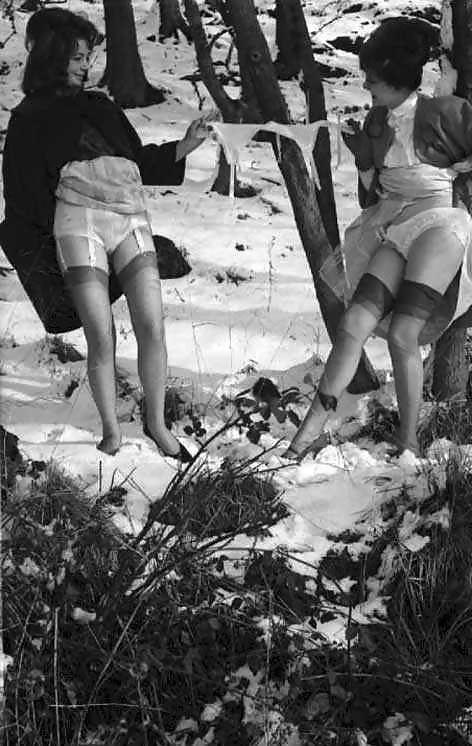 25P Vintage ladies-white panties and snow!