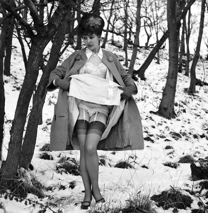 25P Vintage ladies-white panties and snow!