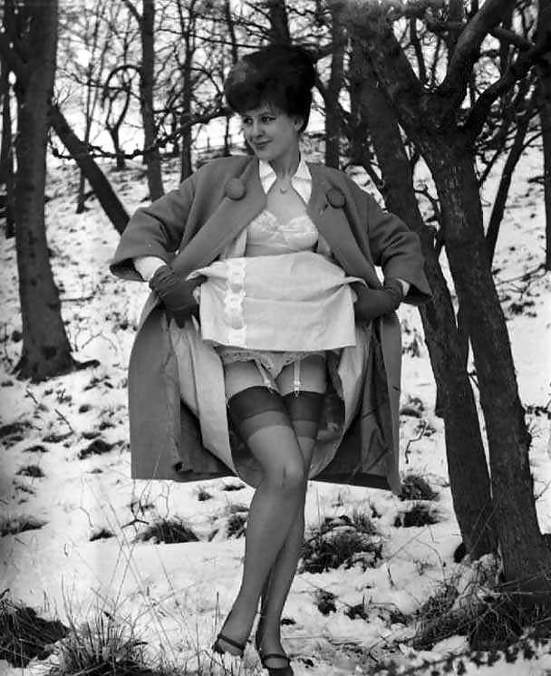 25P Vintage ladies-white panties and snow!