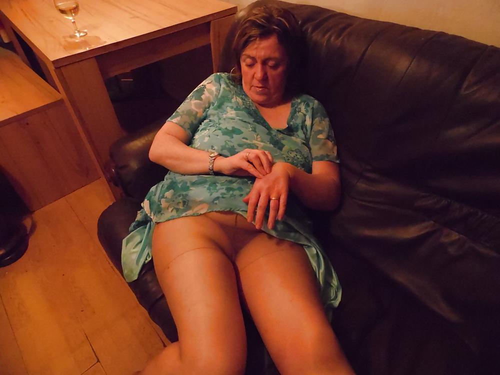 9P The Whore In Tan Tights