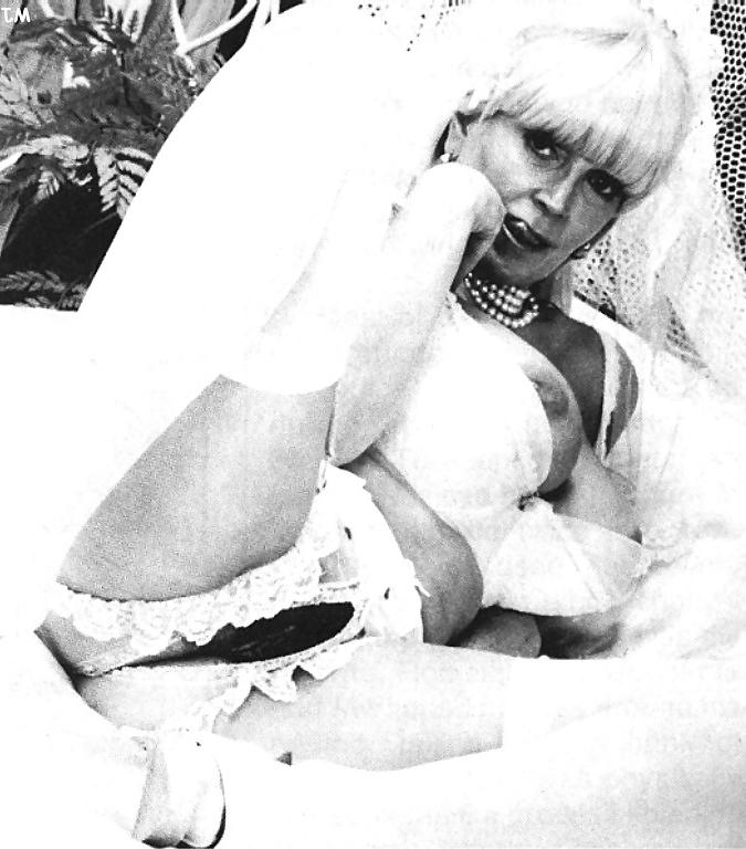 25P Vintage pornstar Candy Samples in bridal outfit