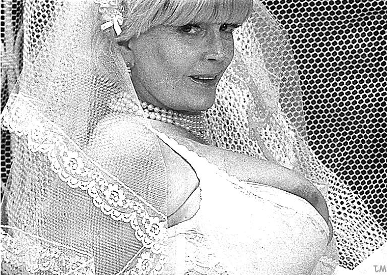 25P Vintage pornstar Candy Samples in bridal outfit