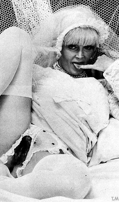 25P Vintage pornstar Candy Samples in bridal outfit