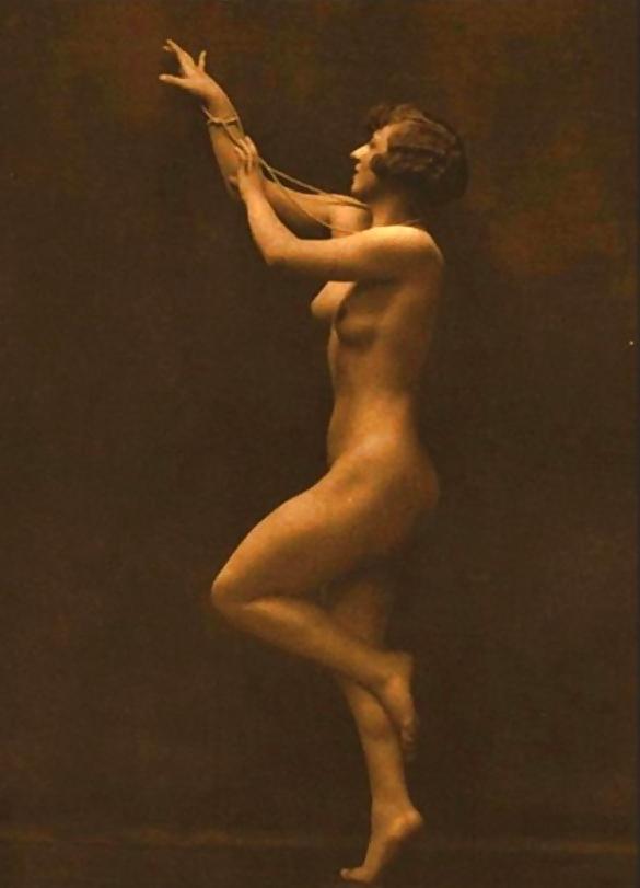 16P Vintage lady's & Posture-num-001