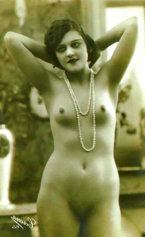 16P Vintage lady's & Posture-num-001