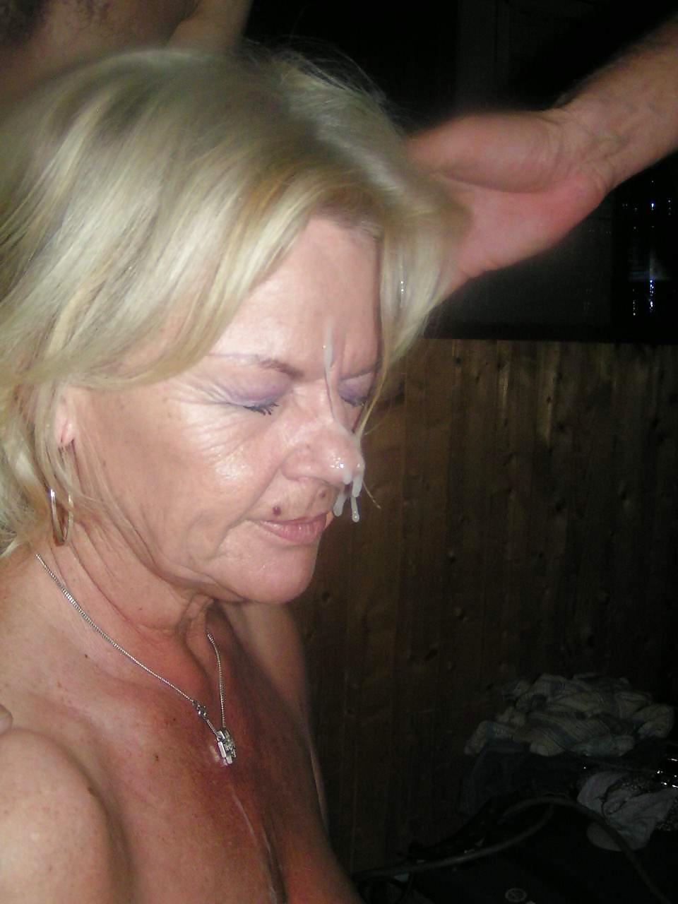 25P Stute bei einem Gangbang