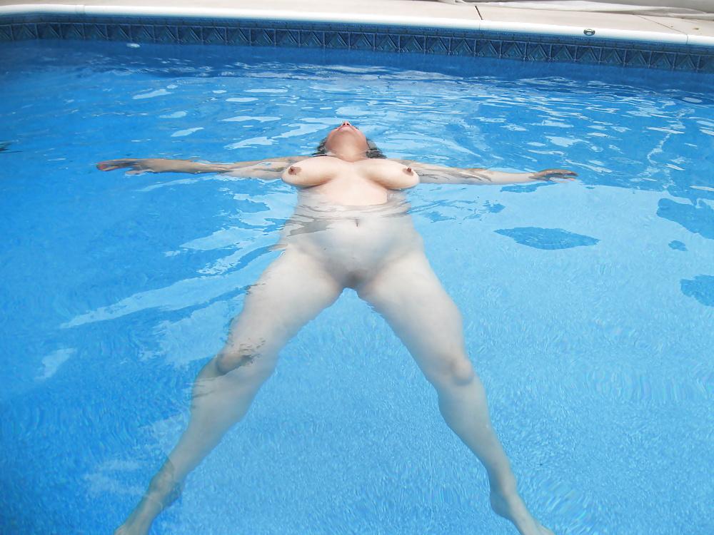 11P I need a pool toy,errrr pool boy