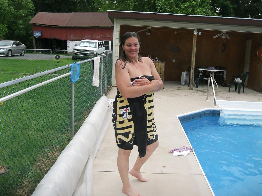 11P I need a pool toy,errrr pool boy