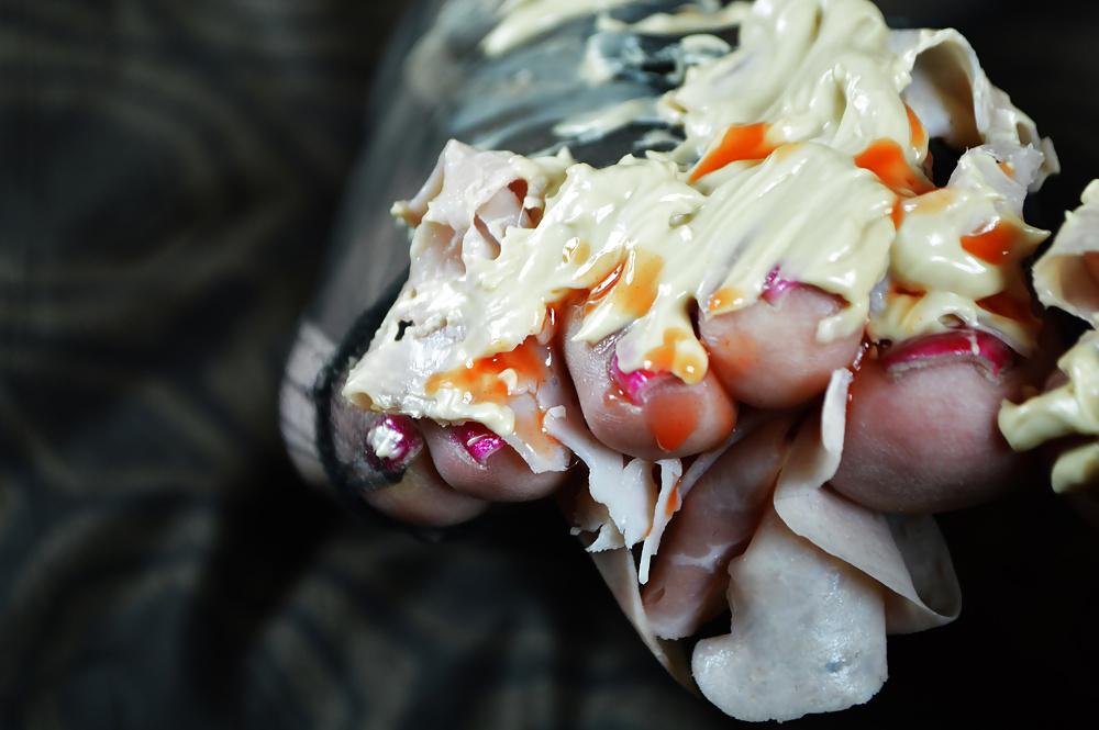 18P Hot Sause, Ham, Mayo and Toes, Messy Sandwich Feet