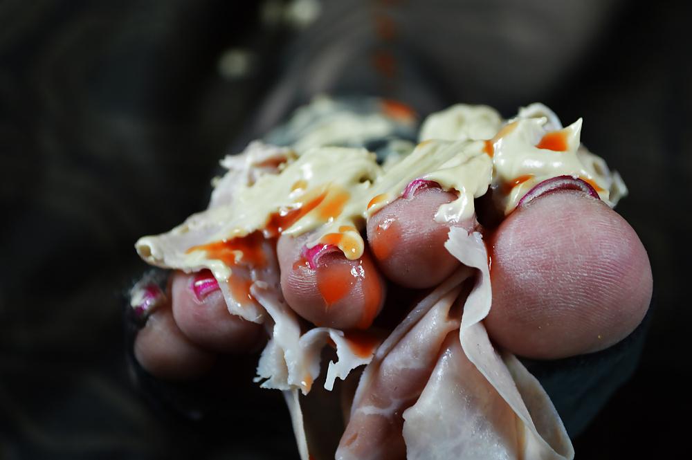18P Hot Sause, Ham, Mayo and Toes, Messy Sandwich Feet