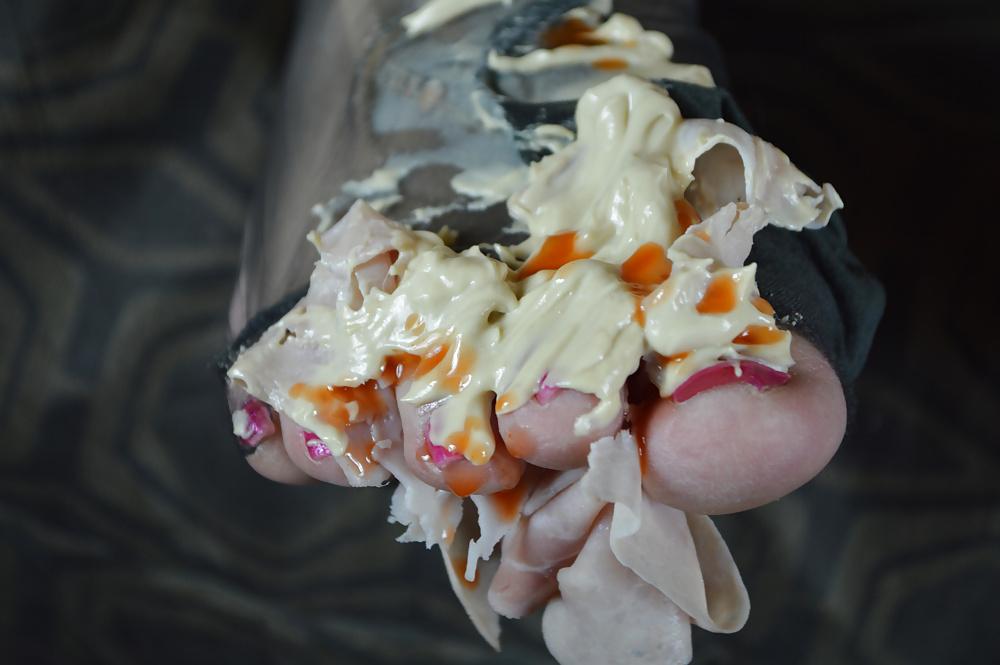 18P Hot Sause, Ham, Mayo and Toes, Messy Sandwich Feet
