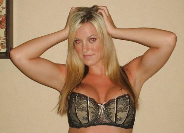 10P Blonde gf posing on bed