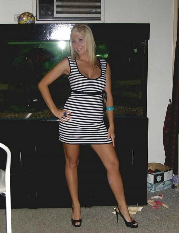 10P Blonde gf posing on bed