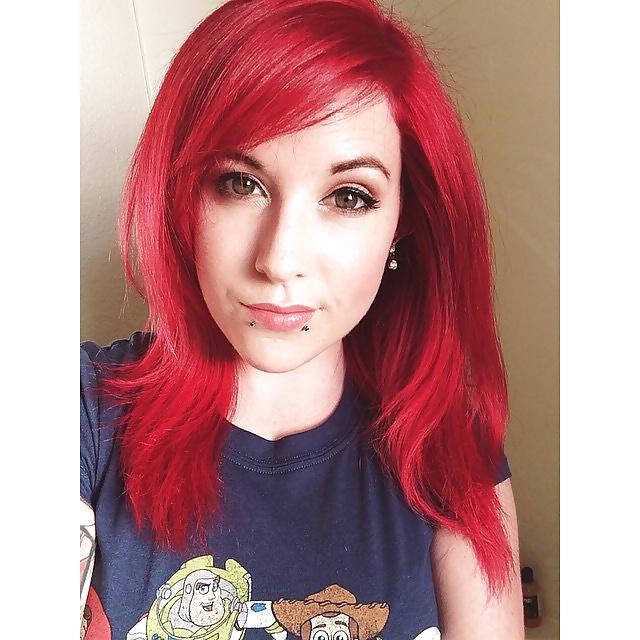 25P Lolrenaynay hot cum slut please comment.