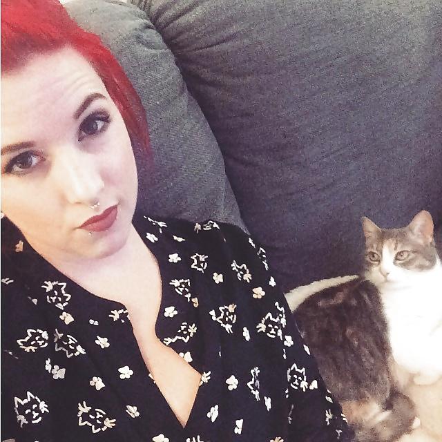 25P Lolrenaynay hot cum slut please comment.