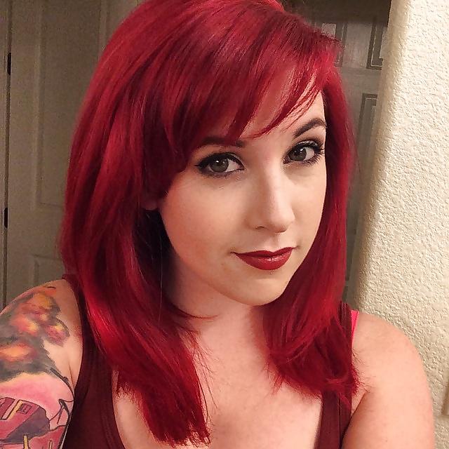25P Lolrenaynay hot cum slut please comment.