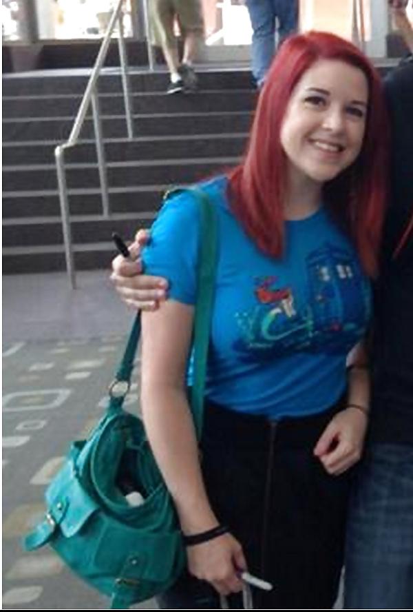 25P Lolrenaynay hot cum slut please comment.