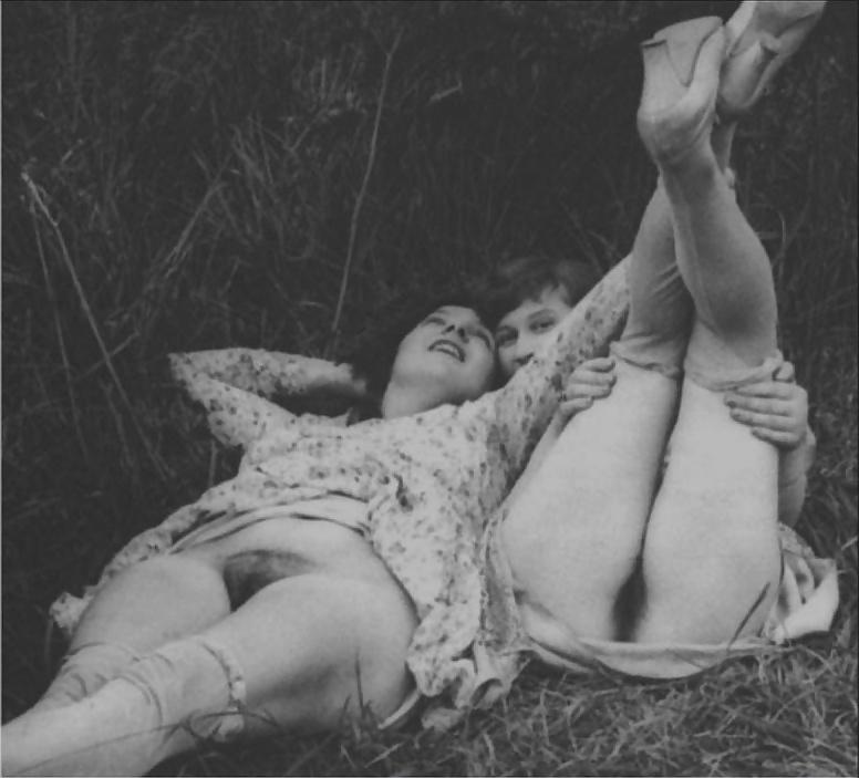16P Vintage  Lesbians-num-001