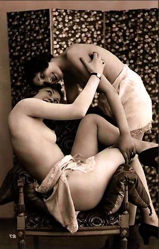16P Vintage  Lesbians-num-001