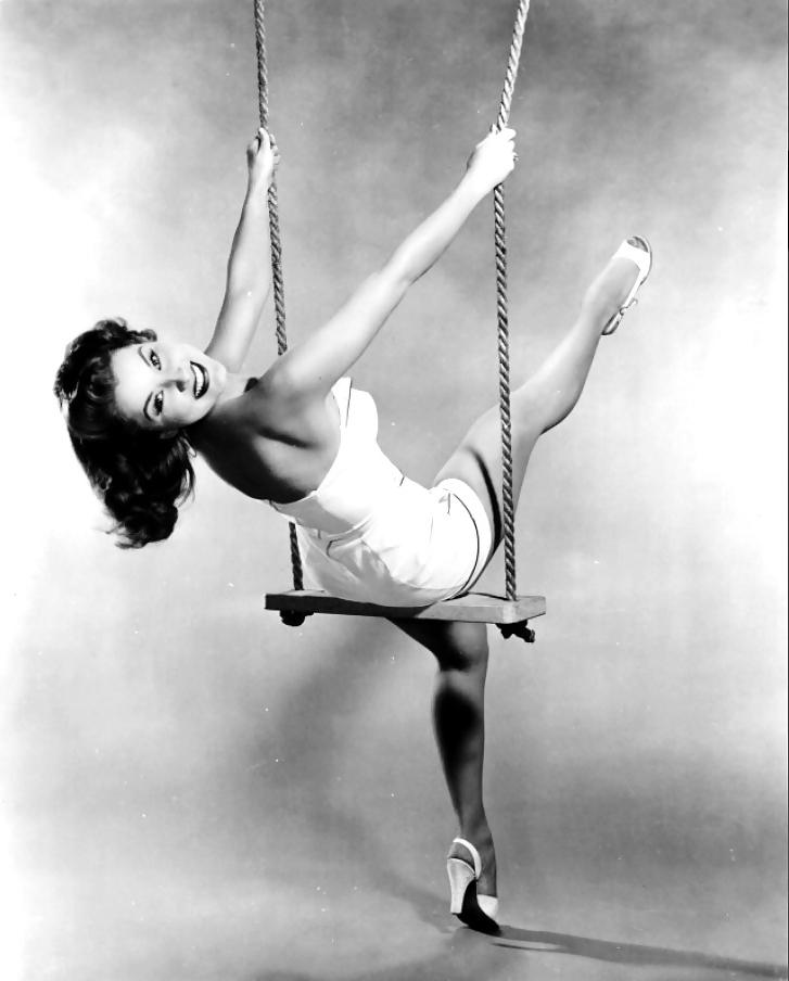 16P Vintage lady's & Swings-num-001