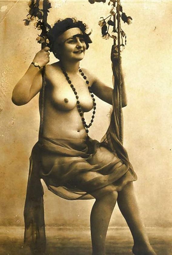 16P Vintage lady's & Swings-num-001