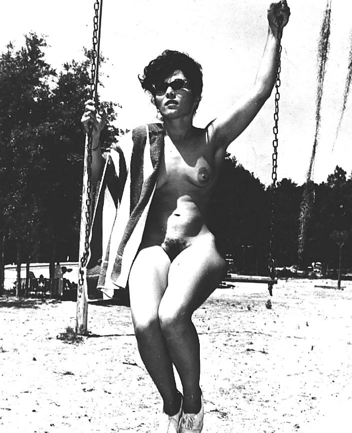 16P Vintage lady's & Swings-num-001