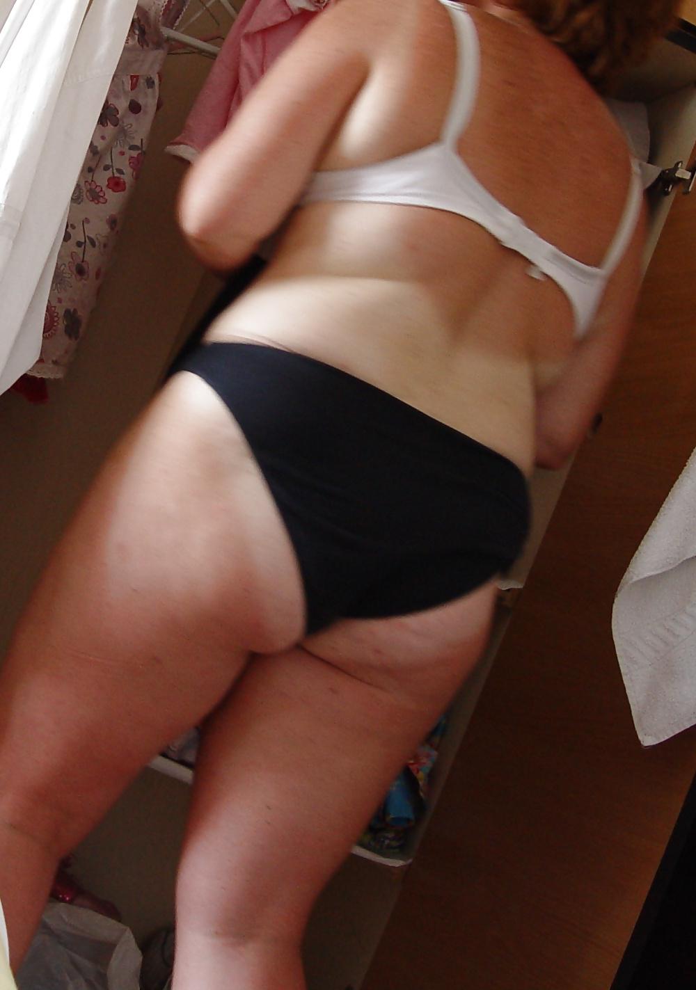10P Wife's tan lines